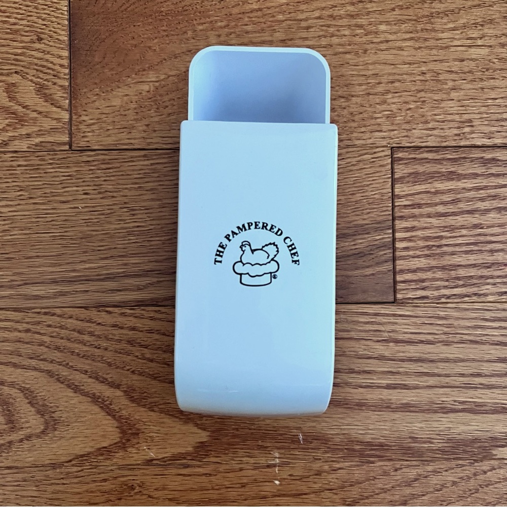 Pampered Chef Adjustable Measuring Cup